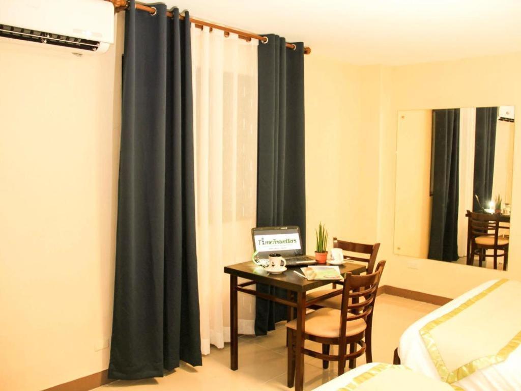 Time Travellers Hotel Manila Ngoại thất bức ảnh